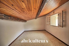 Immeuble polyvalent de 168,48m² composé de deux appartements à Rognes 13840