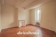 Immeuble polyvalent de 168,48m² composé de deux appartements à Rognes 13840