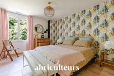 Magnifique propriété  de 235m² avec piscine, et dépendances à Rognes 13840