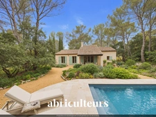 Maison T4 fort potentiel avec terrain de 10 000m² à Rognes 13840