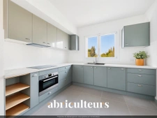 Charmante maison T4 avec possibilité d'aménagement, terrasses et jardin à Eguilles (13510)