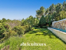 Magnifique villa de 296 m² avec piscine, terrain de 1,2 ha et vue exceptionnelle à Rognes (13840)