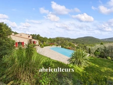 Vue panoramique & prestations haut de gamme pour cette villa de 292 m² à Rognes