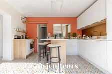 Magnifique propriété  de 235m² avec piscine, et dépendances à Rognes 13840