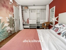 Magnifique propriété  de 235m² avec piscine, et dépendances à Rognes 13840