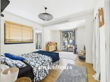 Magnifique propriété avec terrain, piscine/ poolhouse, dépendance à Rognes 13840