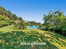 Magnifique villa de 296 m² avec piscine, terrain de 1,2 ha et vue exceptionnelle à Rognes (13840)