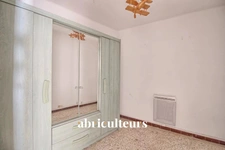 Immeuble polyvalent de 168,48m² composé de deux appartements à Rognes 13840