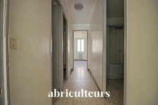 Immeuble polyvalent de 168,48m² composé de deux appartements à Rognes 13840