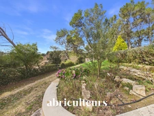 Charmante maison T3 de 66m² avec terrain et garages à Rognes 13840