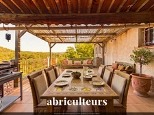 Charmante maison T6 de 180m² sur un terrain d' 1 hectare m² à vendre à Rognes (13840)