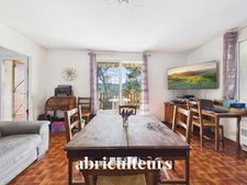 Charmante maison T3 de 66m² avec terrain et garages à Rognes 13840