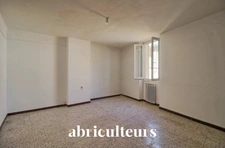 Immeuble polyvalent de 168,48m² composé de deux appartements à Rognes 13840