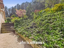 Vue panoramique pour cette magnifique villa Au temps des bastides de 296 m² à Rognes