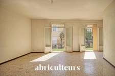 Immeuble polyvalent de 168,48m² composé de deux appartements à Rognes 13840