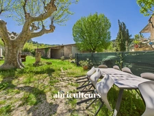 Rognes<span></span>Maison de charme rénovée avec terrasse et jardin privatif