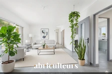 Charmante maison T4 avec possibilité d'aménagement, terrasses et jardin à Eguilles (13510)