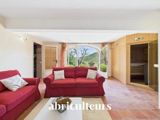 Magnifique villa de 296 m² avec piscine, terrain de 1,2 ha et vue exceptionnelle à Rognes (13840)