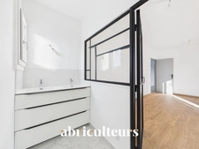 Charmante maison T4 avec possibilité d'aménagement, terrasses et jardin à Eguilles (13510)