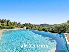 Magnifique villa de 296 m² avec piscine, terrain de 1,2 ha et vue exceptionnelle à Rognes (13840)