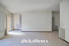 Immeuble polyvalent de 168,48m² composé de deux appartements à Rognes 13840