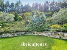Magnifique villa de 296 m² avec piscine, terrain de 1,2 ha et vue exceptionnelle à Rognes (13840)