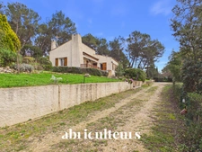 Charmante maison T3 de 66m² avec terrain et garages à Rognes 13840