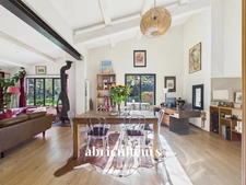 Magnifique propriété avec terrain, piscine/ poolhouse, dépendance à Rognes 13840