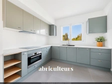 Charmante maison T4 avec possibilité d'aménagement, terrasses et jardin à Eguilles (13510)