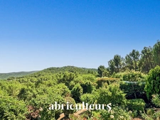 Magnifique villa de 296 m² avec piscine, terrain de 1,2 ha et vue exceptionnelle à Rognes (13840)