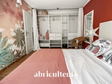 Magnifique propriété  de 235m² avec piscine, et dépendances à Rognes 13840