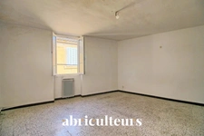 Immeuble polyvalent de 168,48m² composé de deux appartements à Rognes 13840