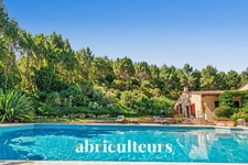 Magnifique villa de 296 m² avec piscine, terrain de 1,2 ha et vue exceptionnelle à Rognes (13840)