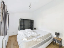 Magnifique propriété avec terrain, piscine/ poolhouse, dépendance à Rognes 13840