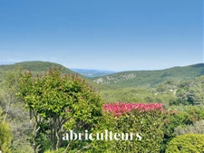 Magnifique villa de 296 m² avec piscine, terrain de 1,2 ha et vue exceptionnelle à Rognes (13840)