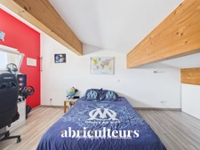 Charmante maison contemporaine T4 de 125m² sur un terrain de 436m² avec piscine à Lamanon 13113