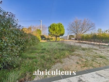 Charmante maison T4 avec possibilité d'aménagement, terrasses et jardin à Eguilles (13510)