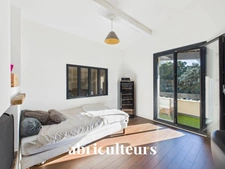 Magnifique propriété avec terrain, piscine/ poolhouse, dépendance à Rognes 13840