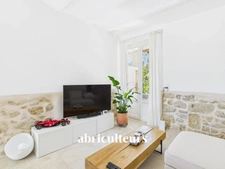 Rognes<span></span>Maison de charme rénovée avec terrasse et jardin privatif