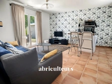 Magnifique propriété  de 235m² avec piscine, et dépendances à Rognes 13840