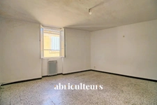 Immeuble polyvalent de 168,48m² composé de deux appartements à Rognes 13840