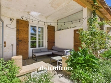 Rognes<span></span>Maison de charme rénovée avec terrasse et jardin privatif