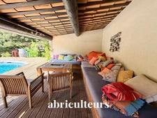 Belle propriété avec terrain, piscine/ poolhouse, dépendance à Rognes 13840