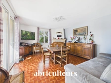 Charmante maison T3 de 66m² avec terrain et garages à Rognes 13840