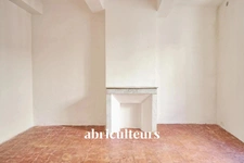 Immeuble polyvalent de 168,48m² composé de deux appartements à Rognes 13840