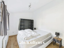 Magnifique propriété avec terrain, piscine/ poolhouse, dépendance à Rognes 13840