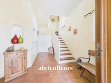 Vue panoramique & prestations haut de gamme pour cette villa de 292 m² à Rognes