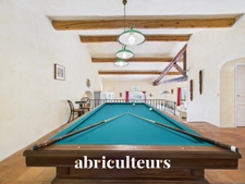 Magnifique villa de 296 m² avec piscine, terrain de 1,2 ha et vue exceptionnelle à Rognes (13840)