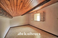 Immeuble polyvalent de 168,48m² composé de deux appartements à Rognes 13840