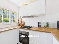 Rognes<span></span>Maison de charme rénovée avec terrasse et jardin privatif